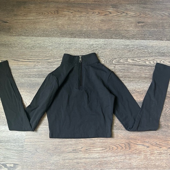 Balance Athletica Tops - Balance Athletica Black Long Sleeve Crop Zip-Up Top